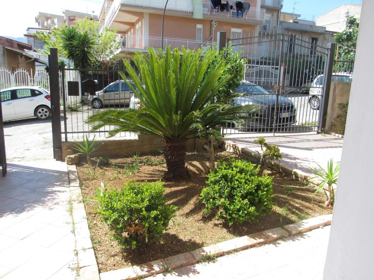 La Cycas Bed & Breakfast Трабия Екстериор снимка